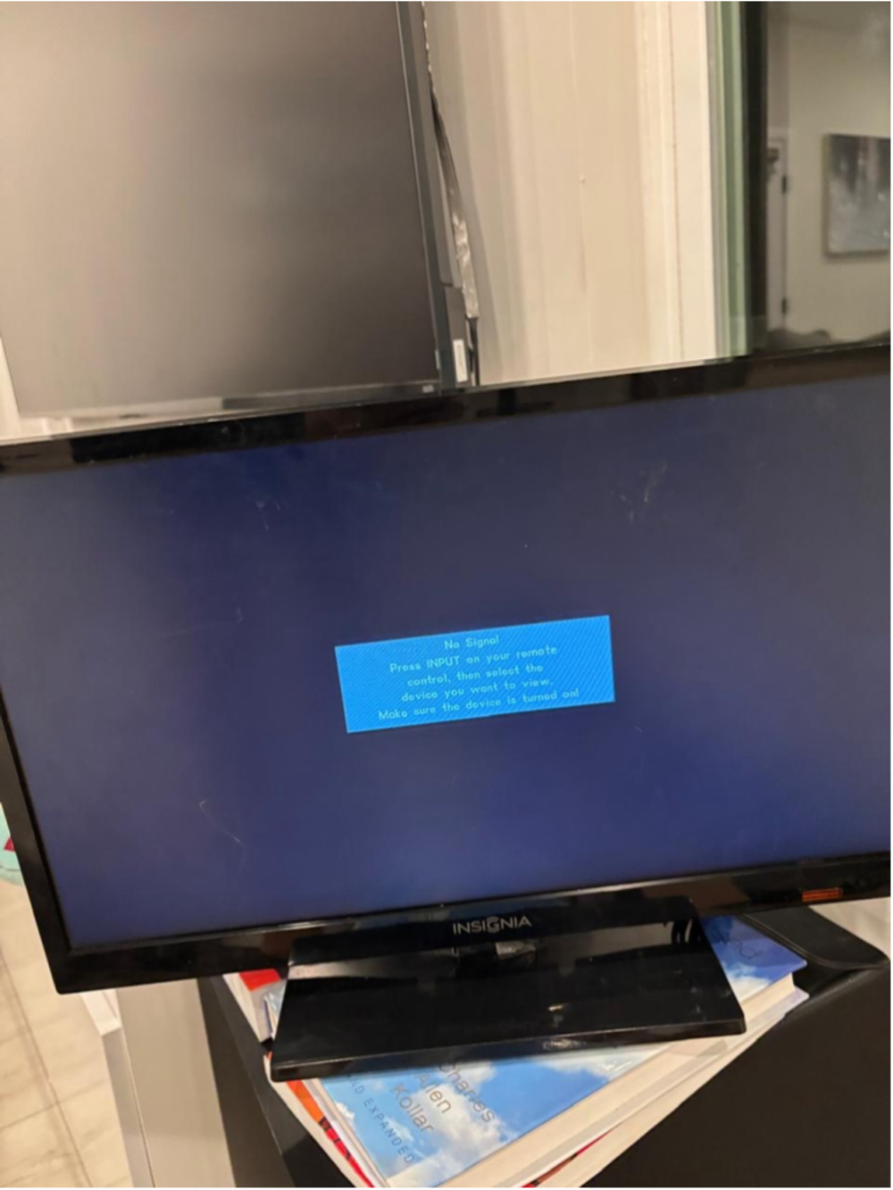 Insignia NS-19E310NA15 19” 720p LED HDTV HDMI USB Black Tested #C140